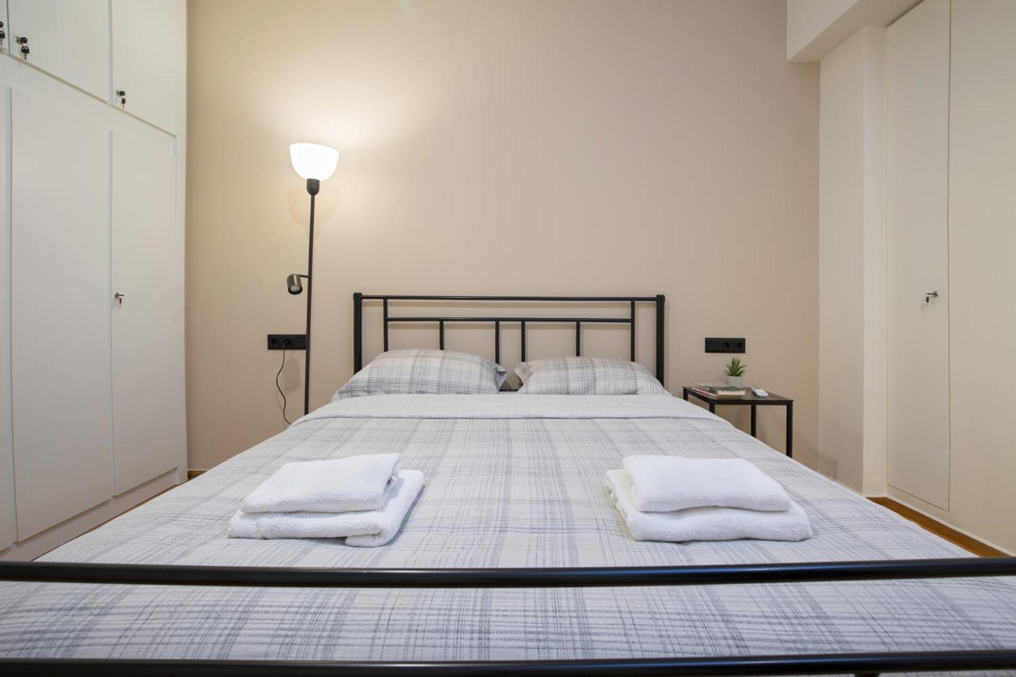 Urban Spacious Apartment Near Kallimarmaron Atenas Exterior foto