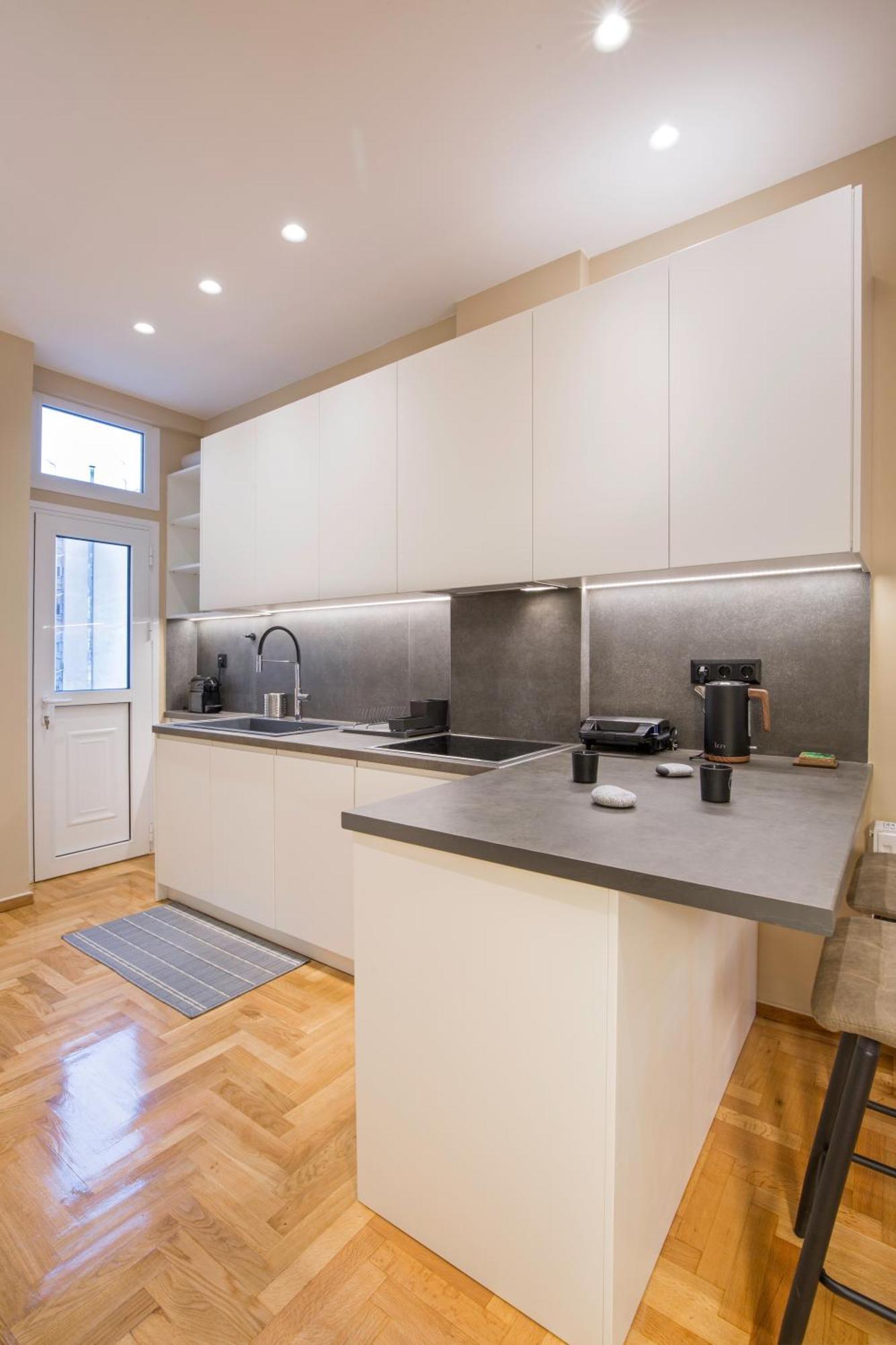 Urban Spacious Apartment Near Kallimarmaron Atenas Exterior foto
